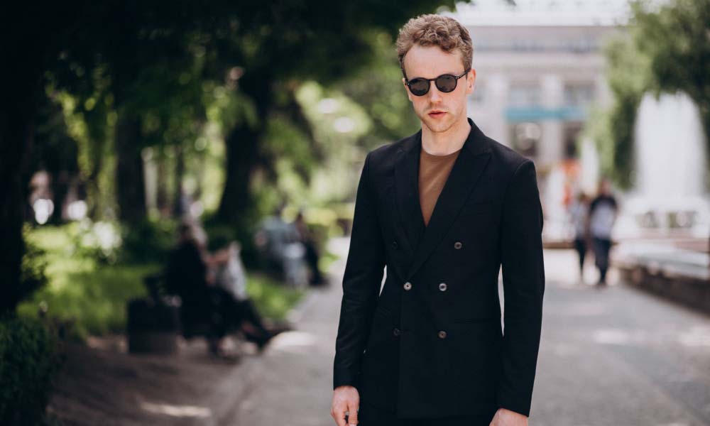 Blazertje: The Stylish Little Blazer Everyone’s Wearing in 2025